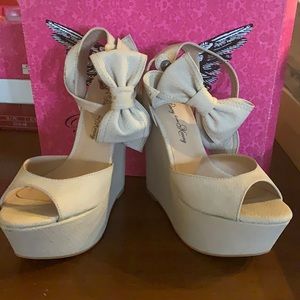 suede like textured platform wedge sandals